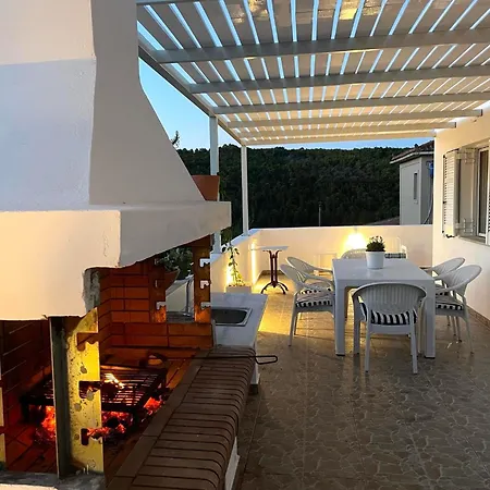 Dimitras House Case de vacanță *