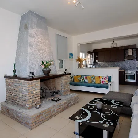 בית נופש Dimitra's House With Private Pool אגיוס ניקולאוס