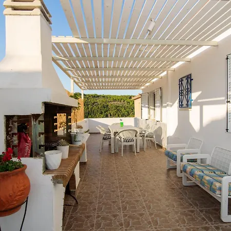 בית נופש Dimitra's House With Private Pool *
