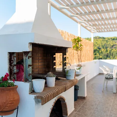 בית נופש Dimitra's House With Private Pool