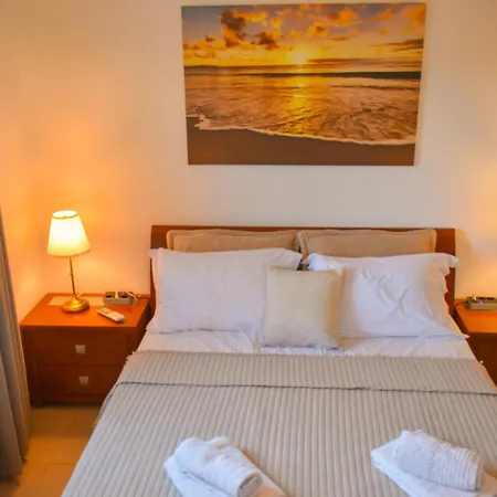 Dimitras House Holiday home *